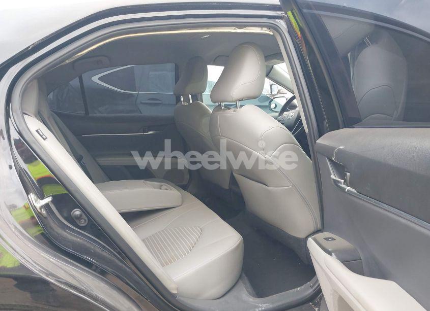 Photo 8 of 2020 Toyota Camry SE (VIN 4T1G11AK5LU940479)