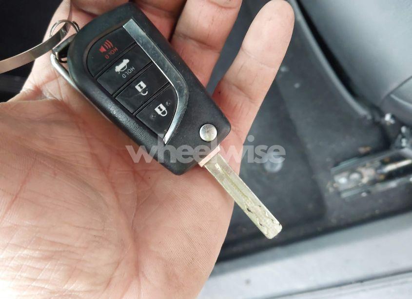 Photo 11 of 2020 Toyota Camry SE (VIN 4T1G11AK5LU945729)