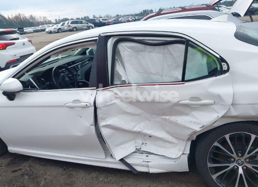 Photo 14 of 2020 Toyota Camry SE (VIN 4T1G11AK5LU945729)