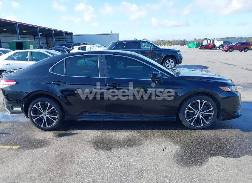 Photo 13 of 2020 Toyota Camry SE (VIN 4T1G11AK5LU971389)