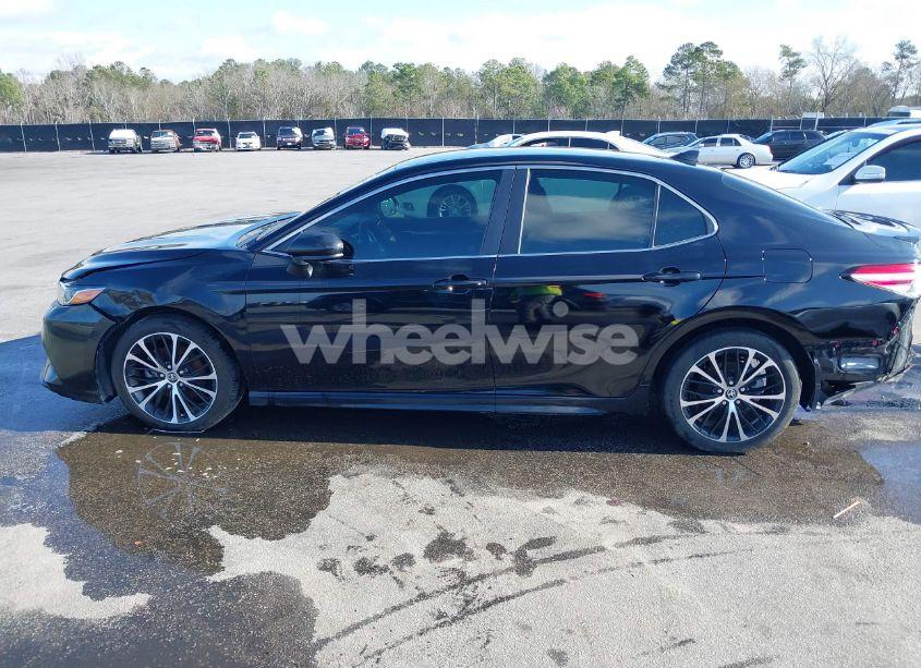 Photo 14 of 2020 Toyota Camry SE (VIN 4T1G11AK5LU971389)