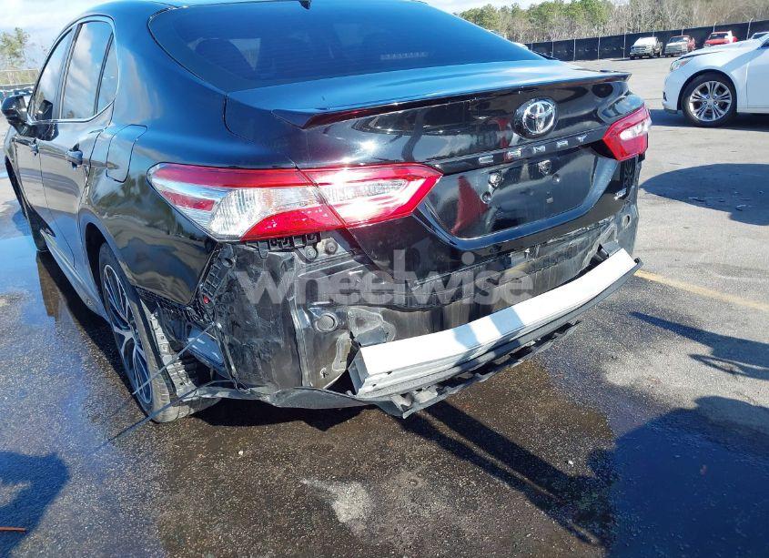 Photo 6 of 2020 Toyota Camry SE (VIN 4T1G11AK5LU971389)