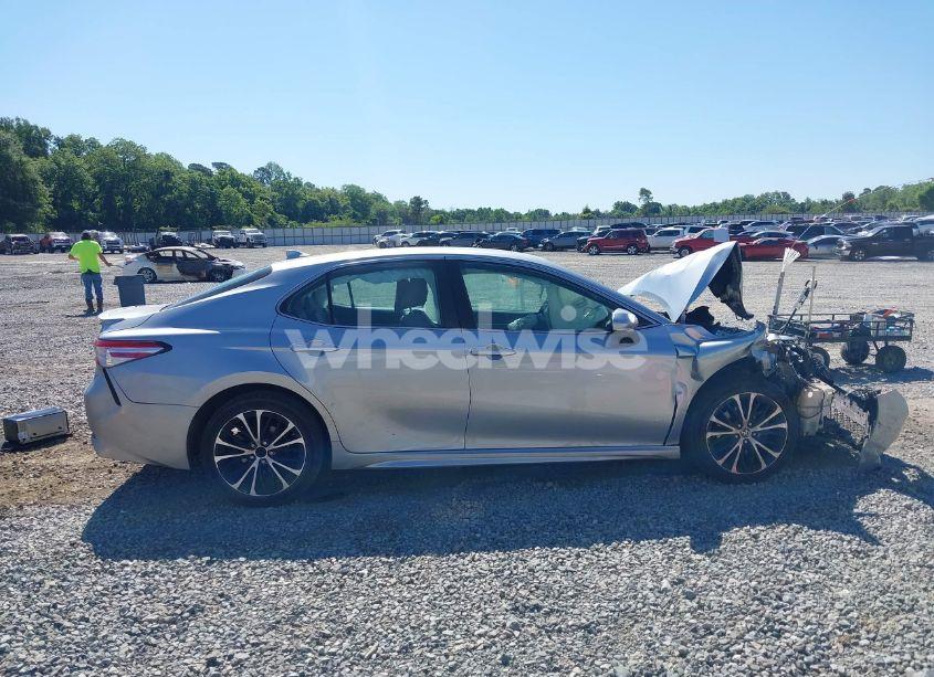 Photo 13 of 2020 Toyota Camry SE (VIN 4T1G11AK5LU983431)