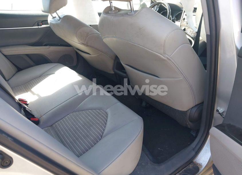 Photo 8 of 2020 Toyota Camry SE (VIN 4T1G11AK5LU983431)