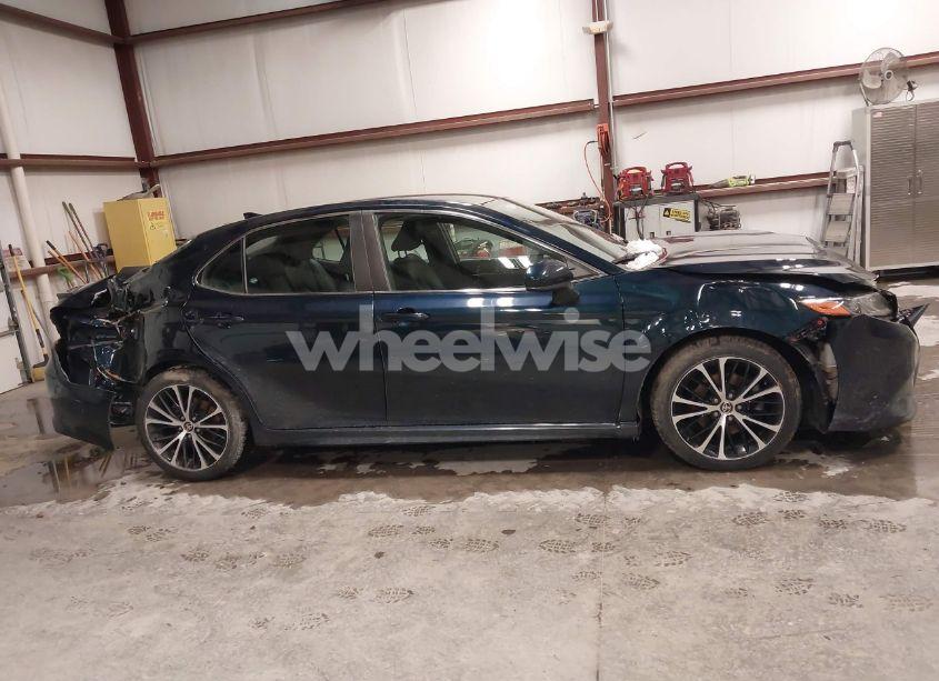 Photo 13 of 2020 Toyota Camry SE (VIN 4T1G11AK5LU988970)