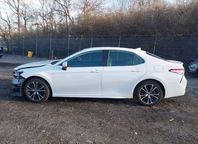 Photo 14 of 2020 Toyota Camry SE (VIN 4T1G11AK5LU995403)