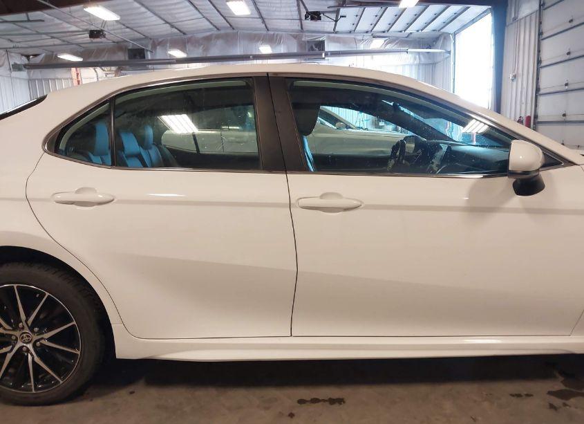 Photo 13 of 2021 Toyota Camry SE (VIN 4T1G11AK5MU408036)