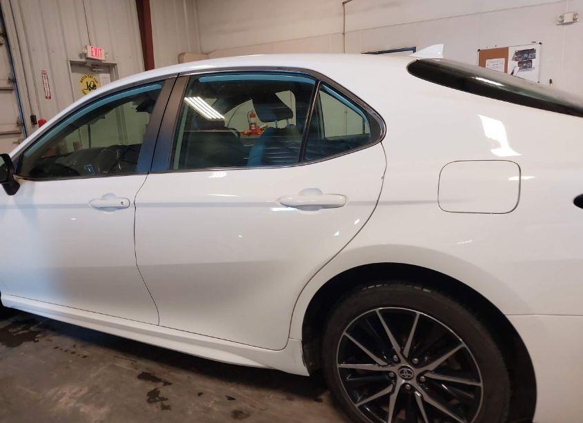 Photo 14 of 2021 Toyota Camry SE (VIN 4T1G11AK5MU408036)