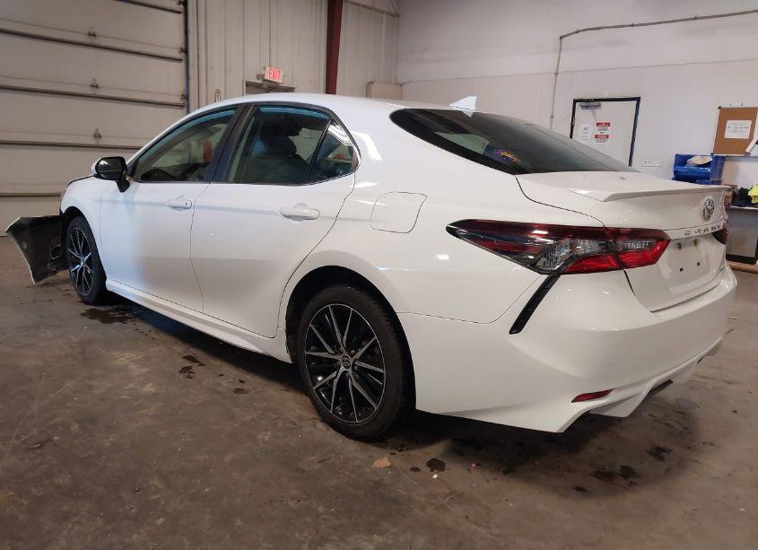 Photo 3 of 2021 Toyota Camry SE (VIN 4T1G11AK5MU408036)