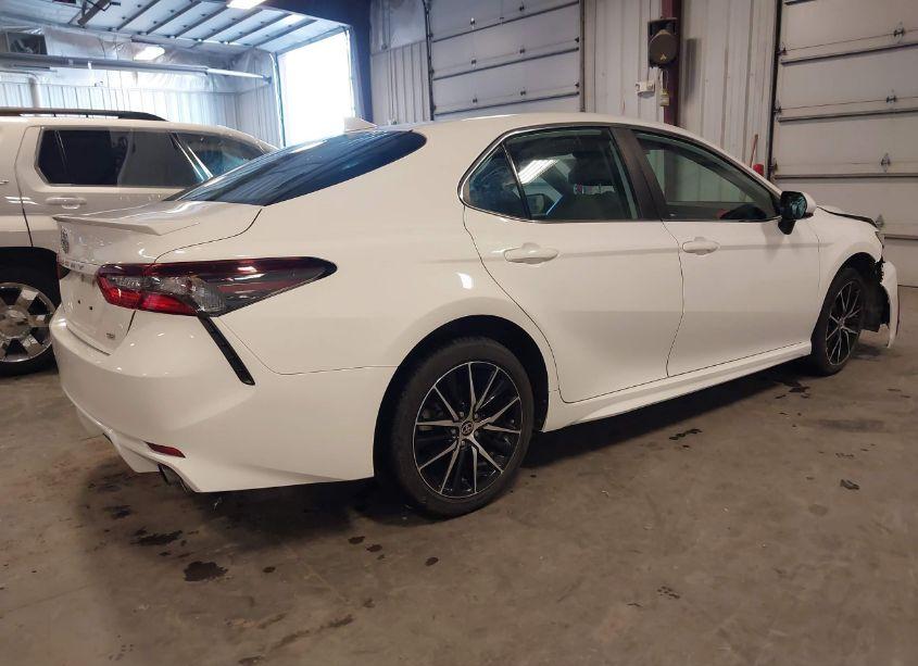 Photo 4 of 2021 Toyota Camry SE (VIN 4T1G11AK5MU408036)