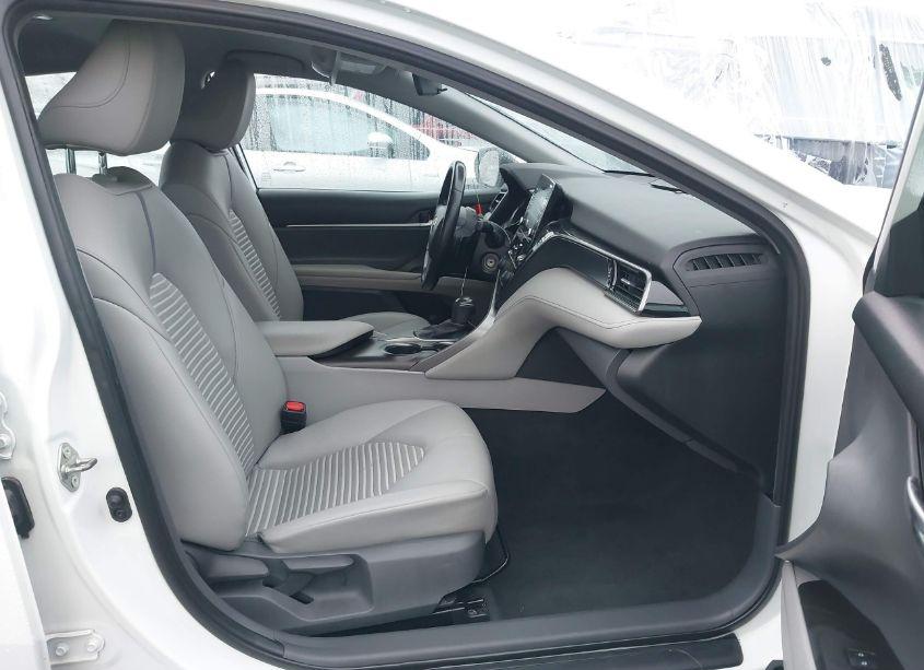 Photo 5 of 2021 Toyota Camry SE (VIN 4T1G11AK5MU408036)