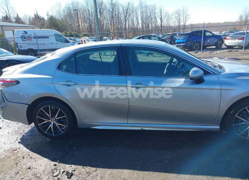 Photo 13 of 2021 Toyota Camry SE (VIN 4T1G11AK5MU411101)