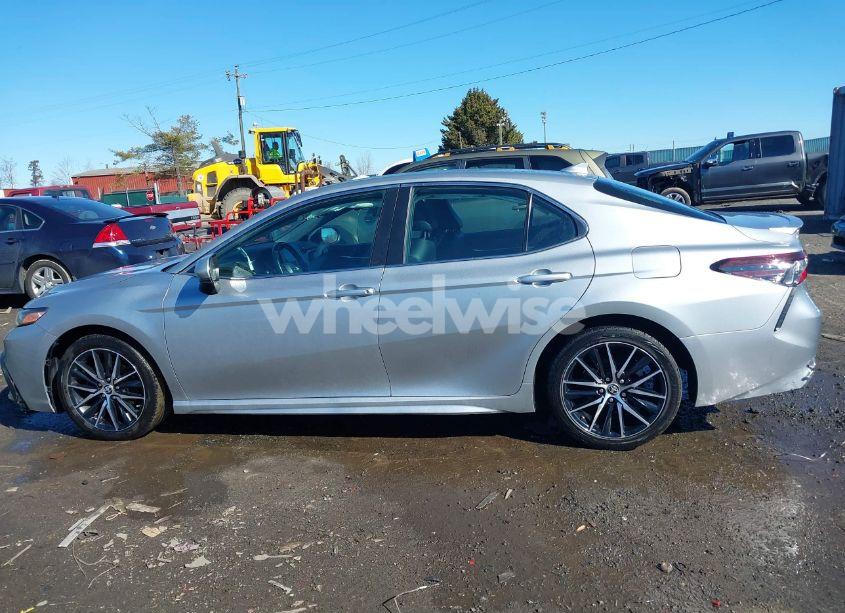 Photo 14 of 2021 Toyota Camry SE (VIN 4T1G11AK5MU411101)