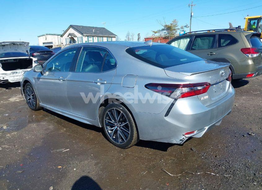 Photo 3 of 2021 Toyota Camry SE (VIN 4T1G11AK5MU411101)
