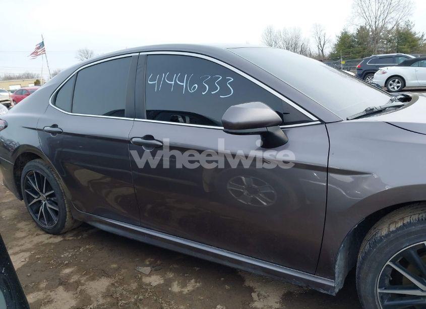 Photo 13 of 2021 Toyota Camry SE (VIN 4T1G11AK5MU414225)