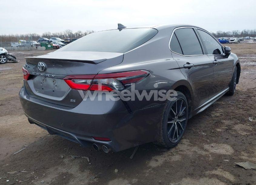 Photo 4 of 2021 Toyota Camry SE (VIN 4T1G11AK5MU414225)