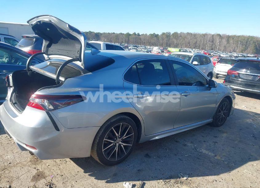 Photo 13 of 2021 Toyota Camry SE (VIN 4T1G11AK5MU428870)