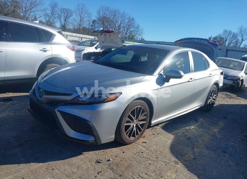 Photo 2 of 2021 Toyota Camry SE (VIN 4T1G11AK5MU428870)