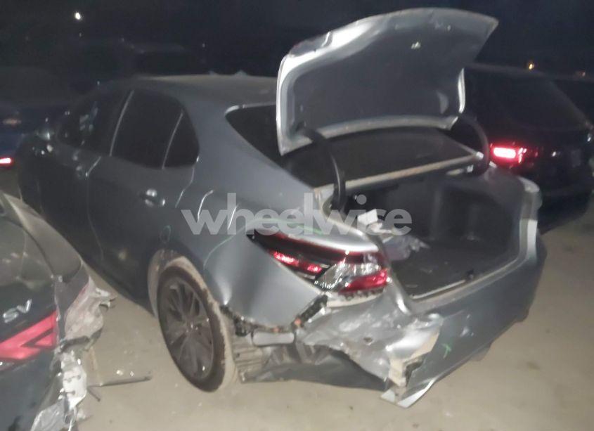 Photo 3 of 2021 Toyota Camry SE (VIN 4T1G11AK5MU428870)