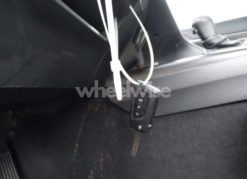 Photo 11 of 2021 Toyota Camry SE (VIN 4T1G11AK5MU447726)