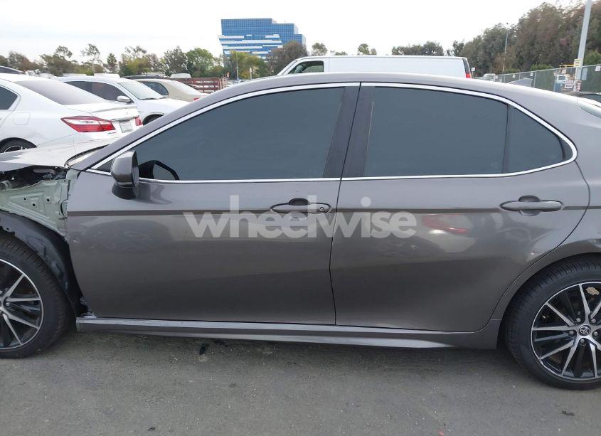 Photo 15 of 2021 Toyota Camry SE (VIN 4T1G11AK5MU447726)