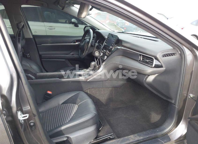 Photo 5 of 2021 Toyota Camry SE (VIN 4T1G11AK5MU447726)