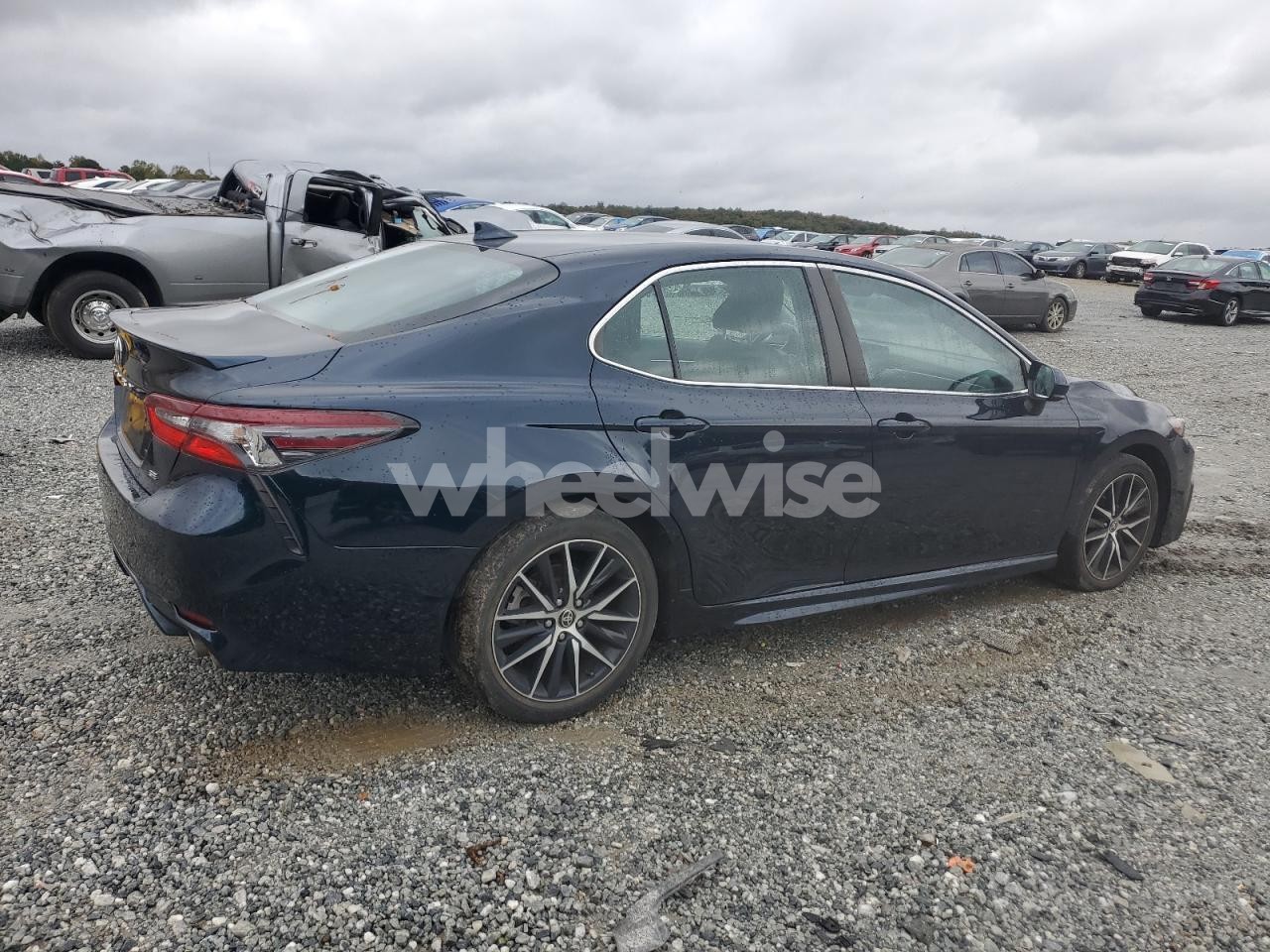 Photo 3 of 2021 TOYOTA CAMRY SE (VIN 4T1G11AK5MU455695)