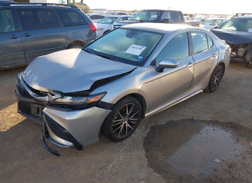 Photo 2 of 2021 Toyota Camry SE (VIN 4T1G11AK5MU466194)