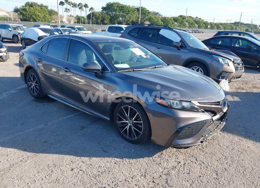 2021 Toyota Camry SE (VIN 4T1G11AK5MU487482) main photo