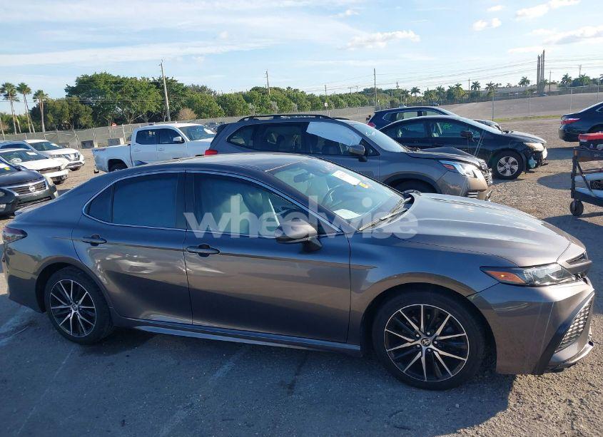 Photo 13 of 2021 Toyota Camry SE (VIN 4T1G11AK5MU487482)