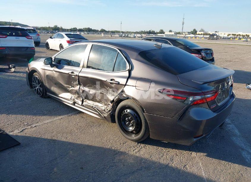 Photo 3 of 2021 Toyota Camry SE (VIN 4T1G11AK5MU487482)