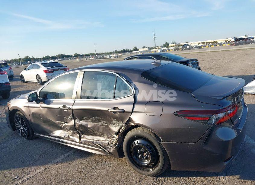 Photo 6 of 2021 Toyota Camry SE (VIN 4T1G11AK5MU487482)