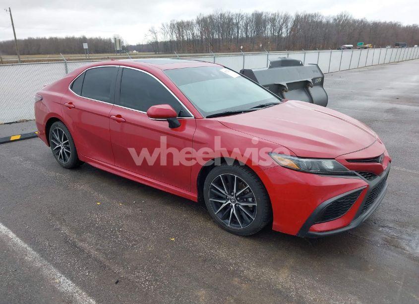 2021 Toyota Camry SE (VIN 4T1G11AK5MU492441) main photo