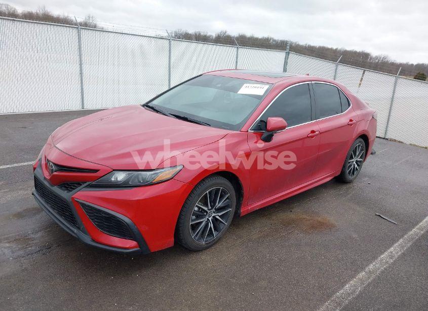 Photo 2 of 2021 Toyota Camry SE (VIN 4T1G11AK5MU492441)