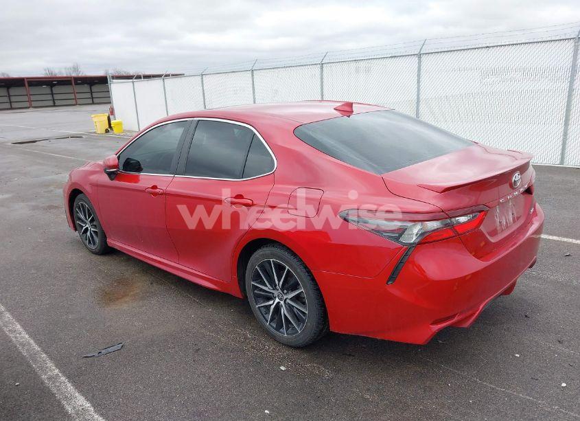 Photo 3 of 2021 Toyota Camry SE (VIN 4T1G11AK5MU492441)