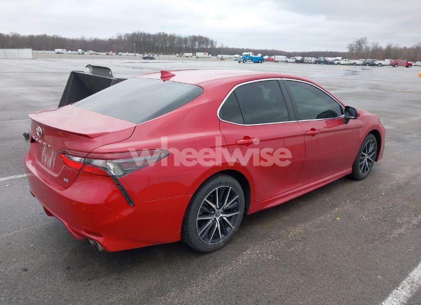Photo 4 of 2021 Toyota Camry SE (VIN 4T1G11AK5MU492441)