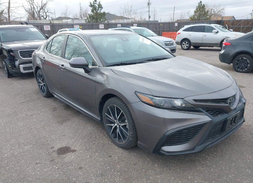 2021 Toyota Camry SE (VIN 4T1G11AK5MU524322) main photo