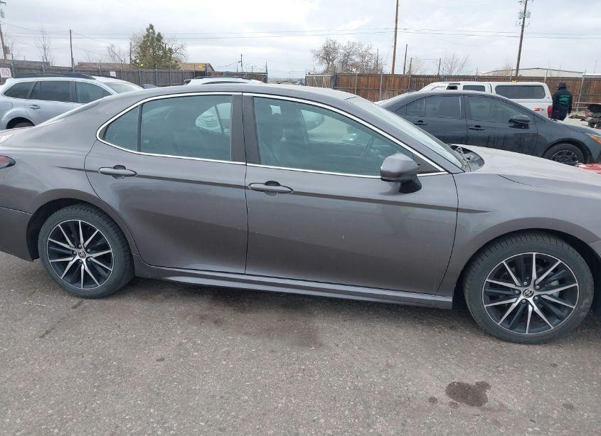 Photo 13 of 2021 Toyota Camry SE (VIN 4T1G11AK5MU524322)