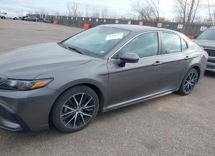 Photo 14 of 2021 Toyota Camry SE (VIN 4T1G11AK5MU524322)