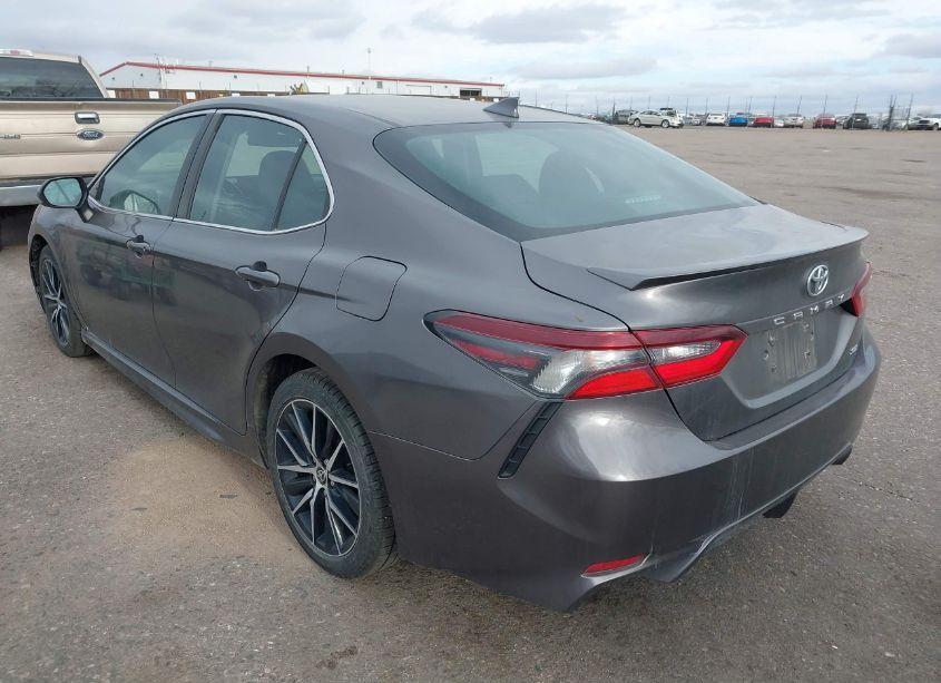 Photo 3 of 2021 Toyota Camry SE (VIN 4T1G11AK5MU524322)