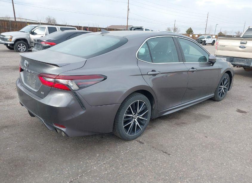 Photo 4 of 2021 Toyota Camry SE (VIN 4T1G11AK5MU524322)