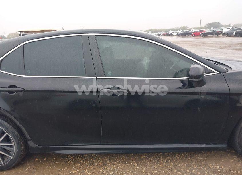 Photo 12 of 2021 Toyota Camry SE (VIN 4T1G11AK5MU550872)