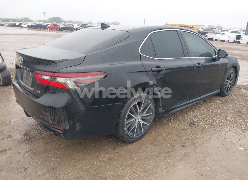 Photo 4 of 2021 Toyota Camry SE (VIN 4T1G11AK5MU550872)