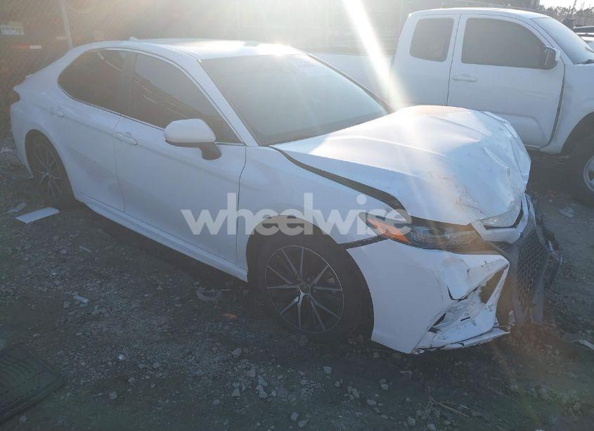 2021 Toyota Camry SE (VIN 4T1G11AK5MU551262) main photo