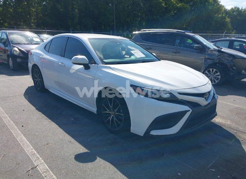 2021 Toyota Camry SE/SE NIGHT SHADE (VIN 4T1G11AK5MU551956) main photo