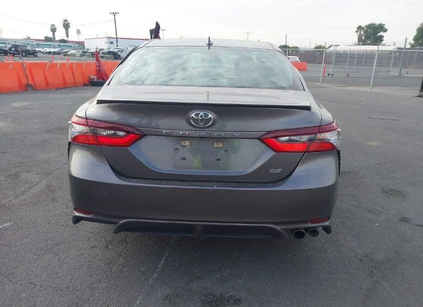 Photo 16 of 2021 Toyota Camry SE (VIN 4T1G11AK5MU552928)