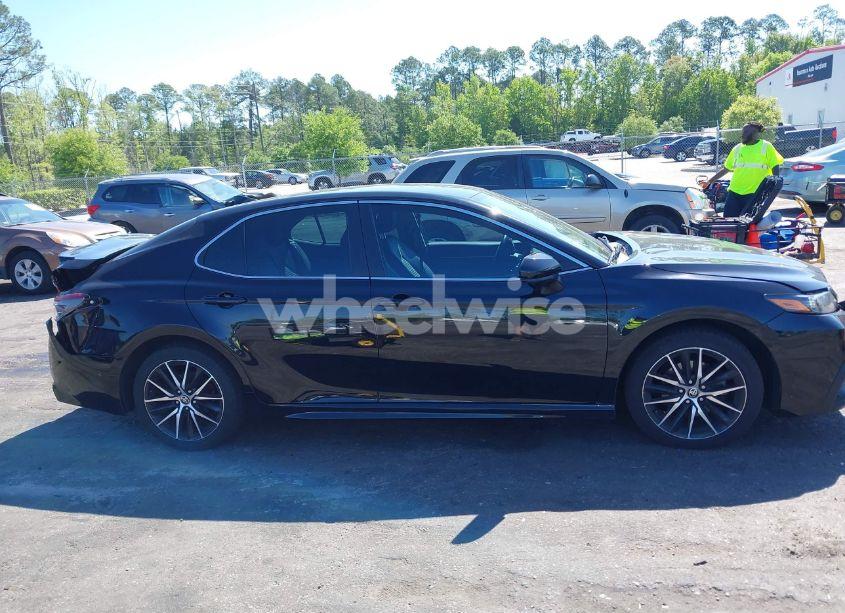 Photo 13 of 2021 Toyota Camry SE (VIN 4T1G11AK5MU561225)