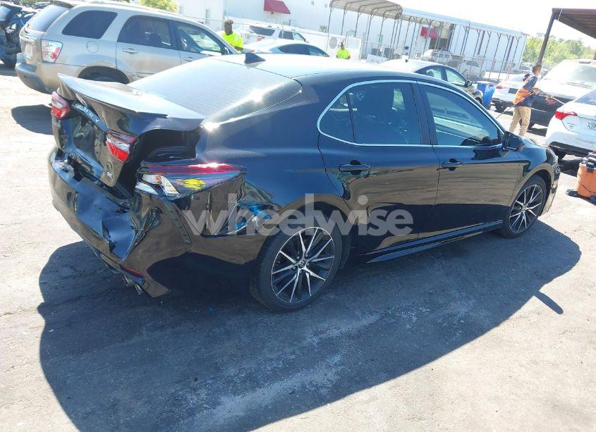 Photo 4 of 2021 Toyota Camry SE (VIN 4T1G11AK5MU561225)