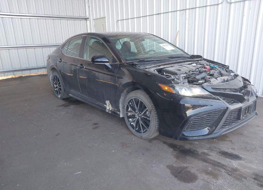 2021 Toyota Camry SE (VIN 4T1G11AK5MU598095) main photo