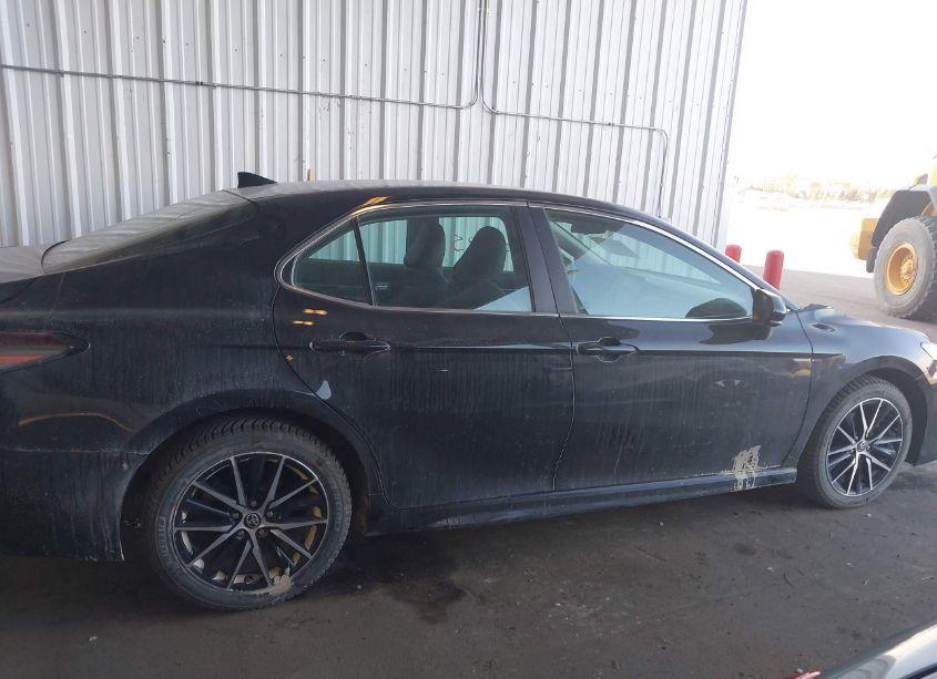 Photo 13 of 2021 Toyota Camry SE (VIN 4T1G11AK5MU598095)